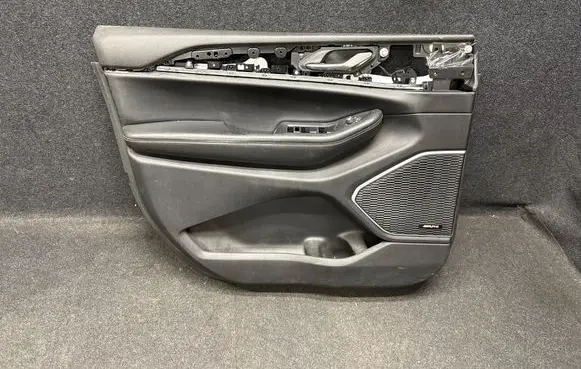 Jeep Grand Cherokee WL Front door card panel trim 22501A 20211021360 M8101405