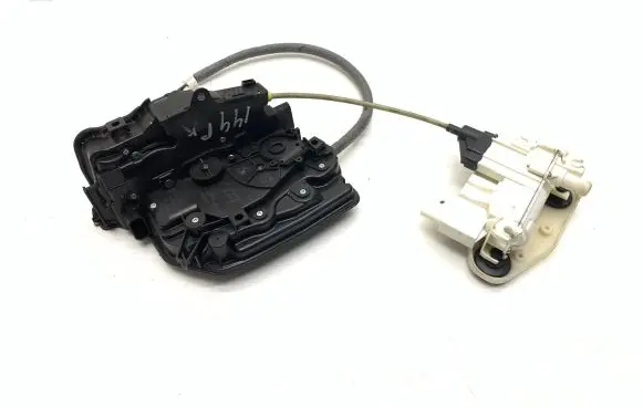 BMW X5 F15 Front door lock 7281945 18283810