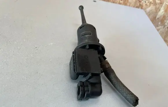 Volkswagen Golf Plus Clutch slave cylinder 1K0721388F