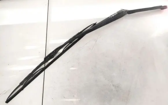 Toyota Avensis T220 Front wiper blade arm