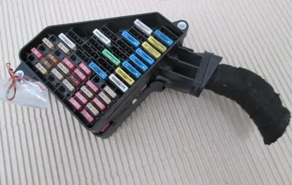 Seat Ibiza III (6L) Fuse box set