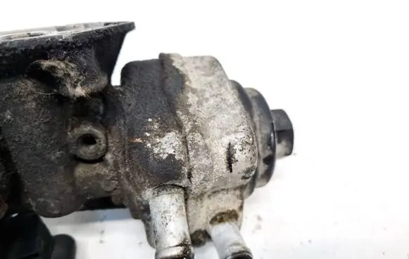 Engine oil radiator