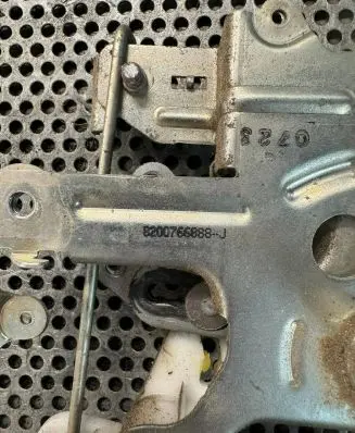 Renault Master III Rear door lock 8200766888J