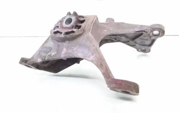 Gearbox mounting bracket