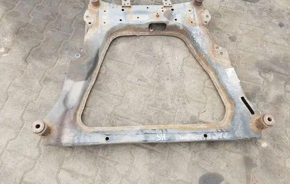 Nissan Juke I F15 Front axle beam 
