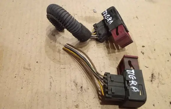 Opel Tigra B Headlight/headlamp wiring loom/harness