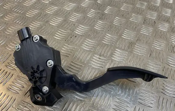 Subaru Impreza II Accelerator throttle pedal 36010SA060 06H27C00063 1988007060