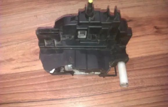 Nissan Micra Front door lock