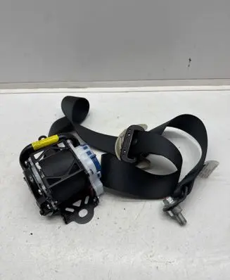 Mitsubishi Outlander Front seatbelt 305257810