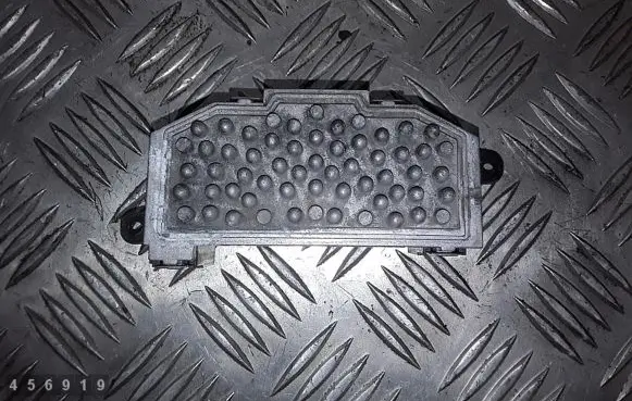 Volkswagen PASSAT B6 Heater blower motor/fan resistor 3c0907521