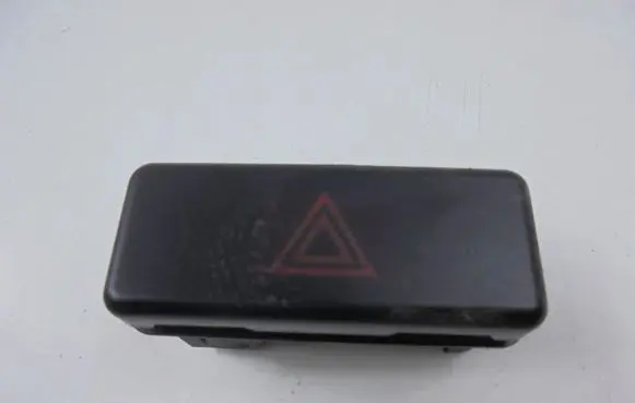 BMW 5 E39 Hazard light switch 8350947