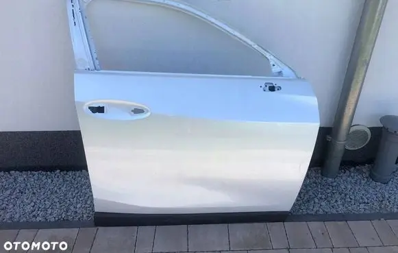Lexus UX Front door
