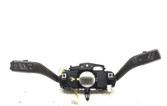 Wiper turn signal indicator stalk/switch