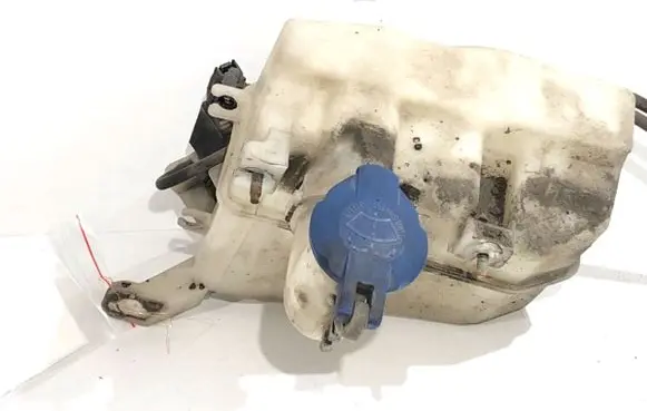 Windshield washer fluid reservoir/tank