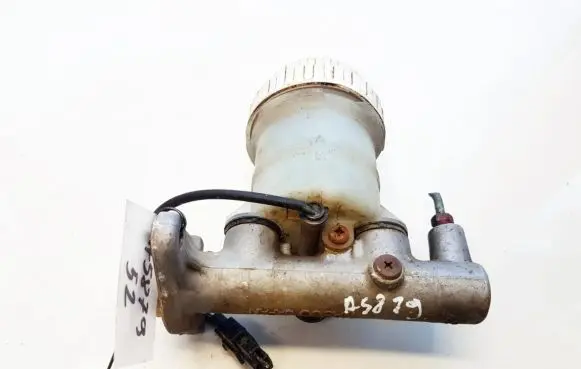 Mitsubishi Lancer Master brake cylinder