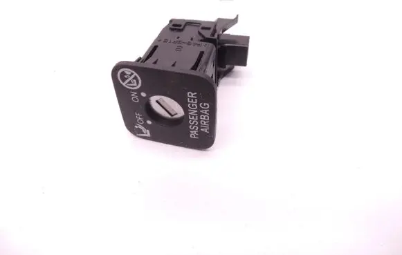 Lexus IS 220D-250-350 Passenger airbag on/off switch D95
