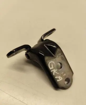 Hyundai Santa Fe Rear door lower hinge