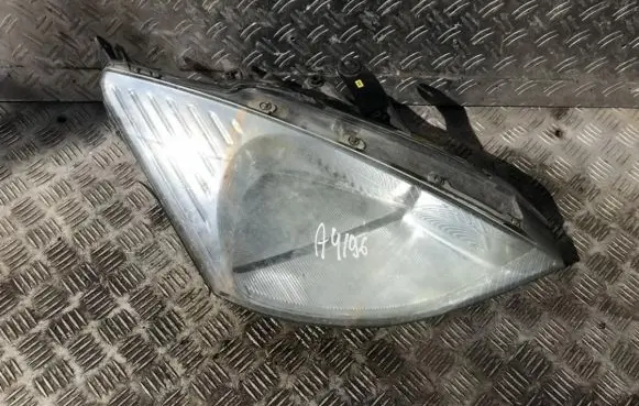 Ford Focus Headlight/headlamp xs4x10005ad xs4x-10005-ad