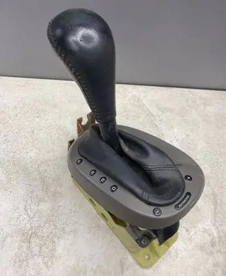 Chrysler Sebring (ST-22 - JR) Gear shifter/selector 04593334AG 2401