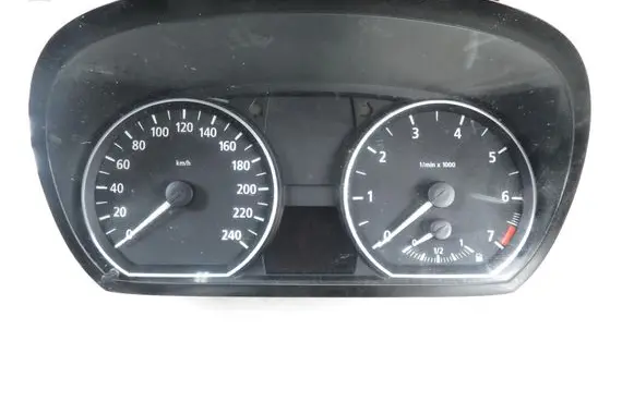 BMW 1 E81 E87 Speedometer (instrument cluster) 102493231