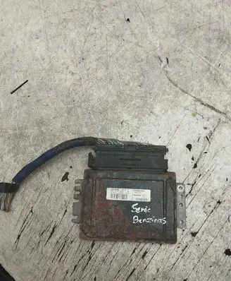 Renault Scenic I Engine control unit/module S110037000 7700110471 8200028833