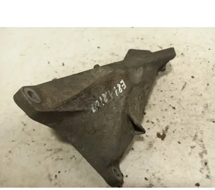BMW 1 E81 E87 Engine mounting bracket 24168110