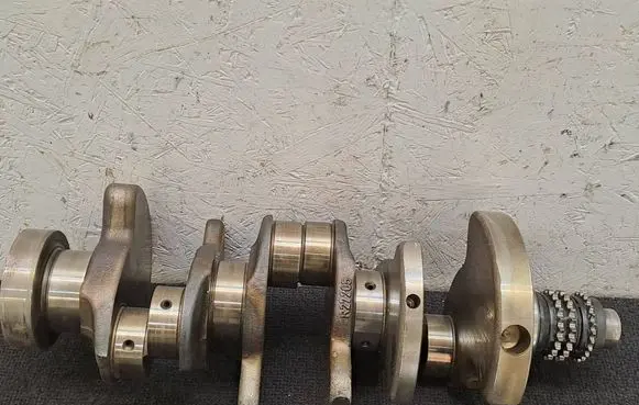 Mercedes-Benz CLS C219 Crankshaft A2720301401 R27205 27214100408