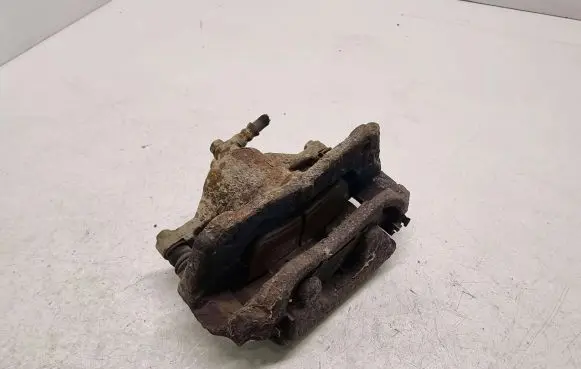 Toyota Auris 150 Front brake caliper Y04303