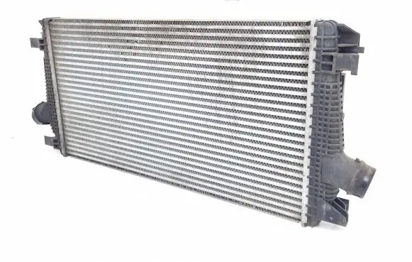 Opel Zafira C Intercooler radiator