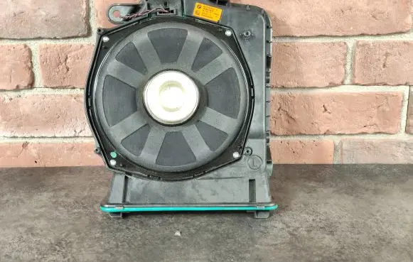 BMW 8 G14 Subwoofer speaker 2622471