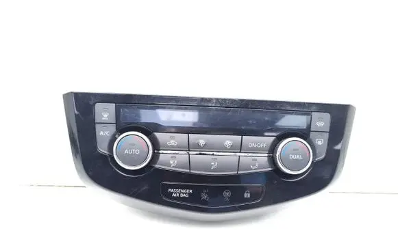 Nissan Qashqai Climate control unit 275004EA1A