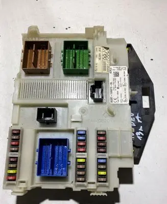 Ford Mondeo MK IV Fuse module 6G9T14A301EF