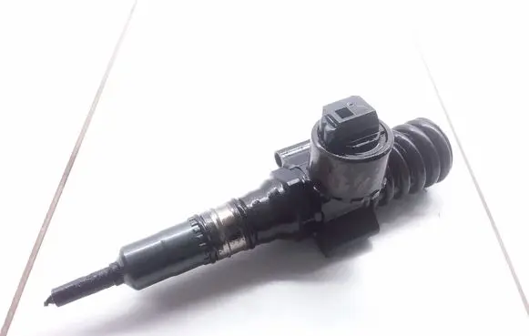 Skoda Octavia Mk2 (1Z) Fuel injector 03G130073G 050707