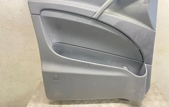 Mercedes-Benz Vito Viano W639 Front door card panel trim A639727 P0081181