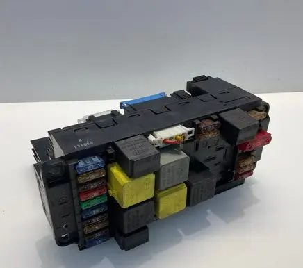 Mercedes-Benz CLK A209 C209 Fuse module 2095450001 5DK00848510 0000305115190409