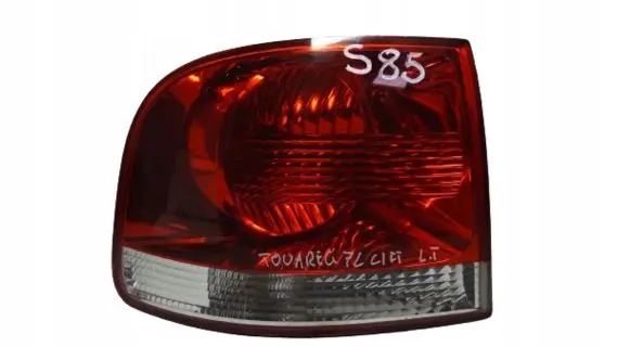 Volkswagen Touareg I Rear/tail lights 7L6945095K