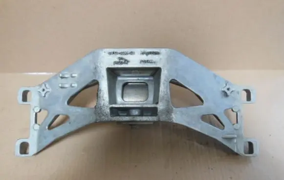 Jaguar F-Pace Gearbox mounting bracket