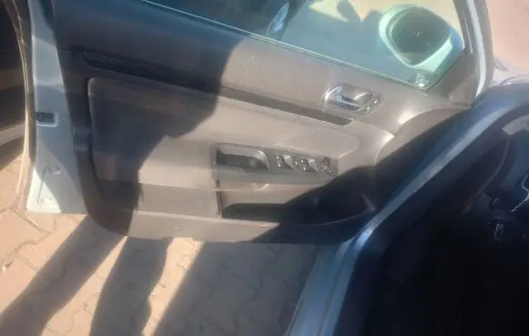 Volkswagen Golf VI Front door card panel trim