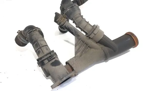 Engine coolant pipe/hose