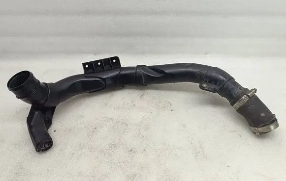 Volkswagen PASSAT B6 Intercooler hose/pipe 5N0145840F