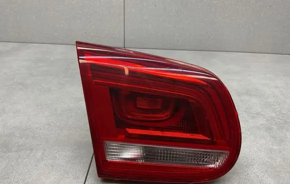 Volkswagen Eos Tailgate rear/tail lights 1Q0945093N