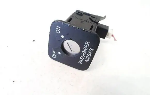 Passenger airbag on/off switch