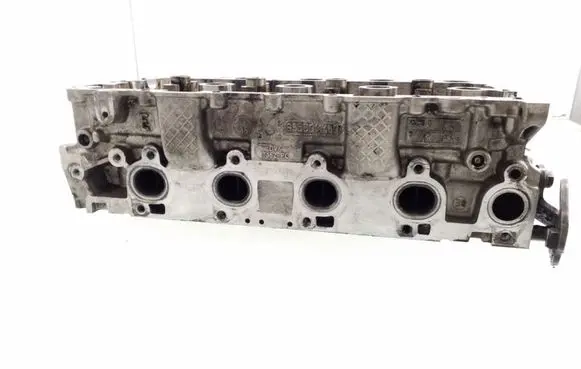 Peugeot 307 Engine head 9655911480