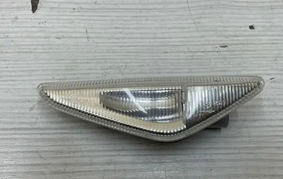 BMW X5 E70 Front fender indicator light 7171008 7267978 135W07W
