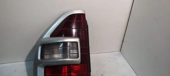 Mitsubishi Montero Rear/tail lights R1726L