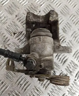 Volkswagen PASSAT B5 Rear brake caliper