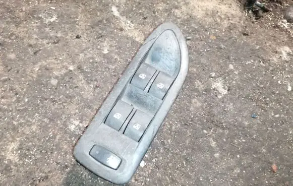 Renault Vel Satis Electric window control switch 