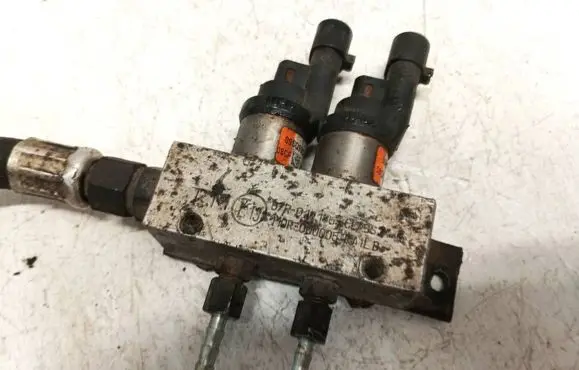 Subaru Legacy LP gas injector 67r010185