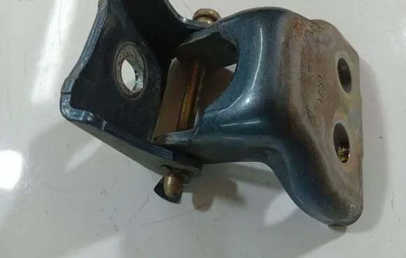Peugeot 407 Rear door lower hinge