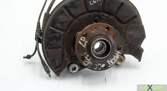 Volkswagen PASSAT CC Front wheel hub spindle knuckle 
